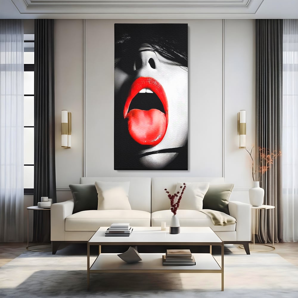 Tablou canvas cu tablou canvas cu buze si limba rosie, fara rama, pe sasiu de lemn, pe perete intr-un living